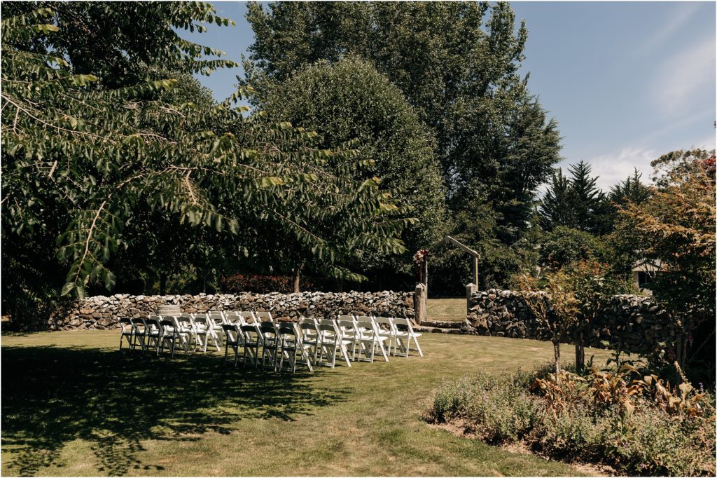 wedding ceremony location under tree at hideaway 201 near invercargil and winton in new zealand in summer 